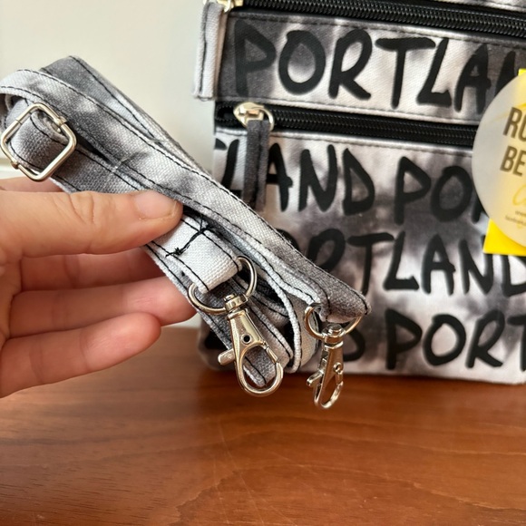 New Robin Ruth Canvas Passport Crossbody Bag Purse Black White Tie-Dye Portland - Picture 2 of 7